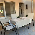 Apartament Zica *
